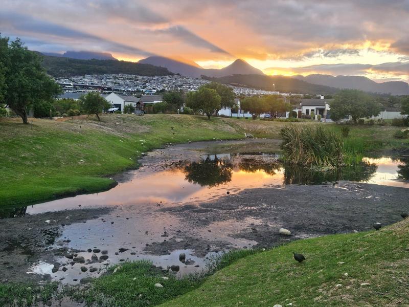 4 Bedroom Property for Sale in Somerset West Western Cape